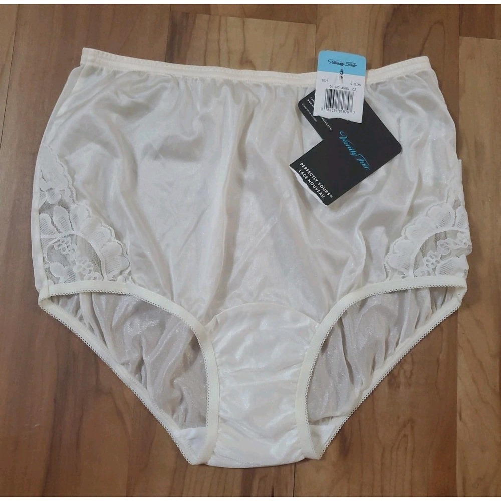NEW Vanity Fair Lace Brief Panties Nylon Vintage 13001 Champagne Glow Size 5
